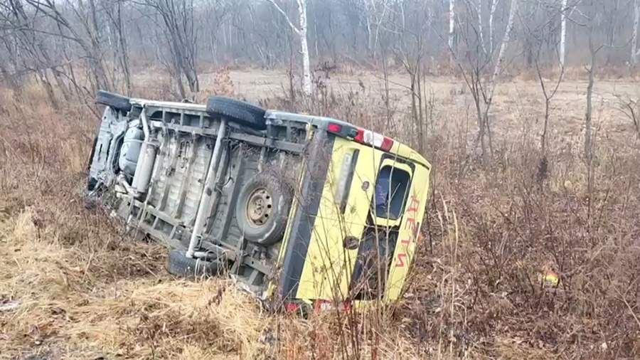 В ДТП со школьным автобусом в Приморье пострадали восемь детей