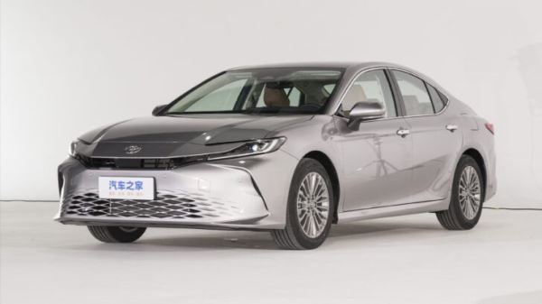 Раскрыты сроки начала продаж новой Toyota Camry