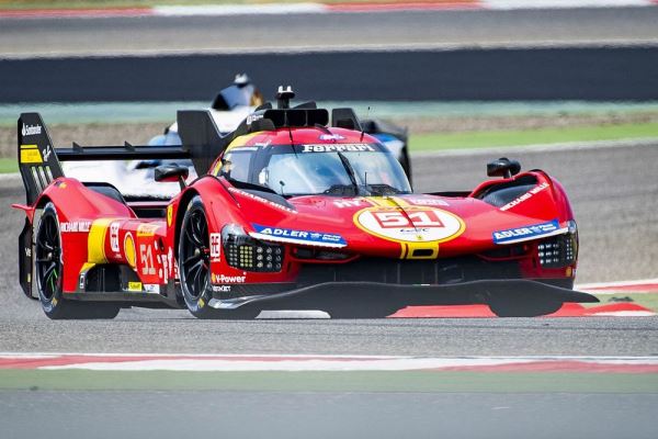 Шварцман стал быстрейшим за рулем гиперкара Ferrari на тестах WEC